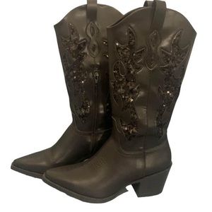Black boots size 7 brand Will Pair like new, black with glitter. specials for Ch